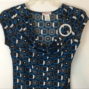 Six Degrees of Separation Women’s Top Size Small